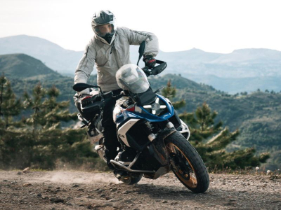 Ropa de lluvia BMW Motorrad: lo esencial