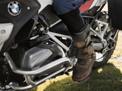VentureGrip GTX vs GS Competition: ¿qué botas de enduro BMW elegir?