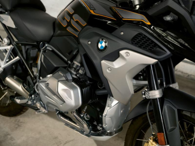 ¿Cómo personalizar la BMW R 1250 GS Adventure con piezas originales?