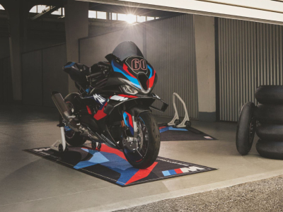 3 buenas razones para utilizar una alfombrilla para moto BMW Motorrad