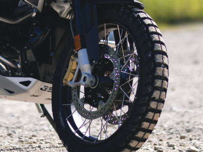 ¿Qué frenos y discos escojo para mi R1250GS Adventure? 