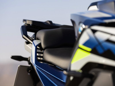 BMW S1000XR K69: ¿Qué asiento original BMW deberías elegir (a partir de 2024)?