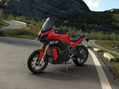 La BMW S1000XR: el crossover deportivo versátil para aventureros urbanos