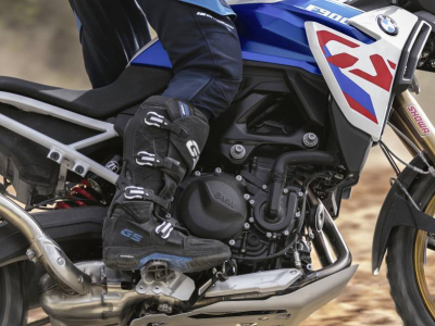 Buen plan: estas botas de moto BMW a precios reducidos