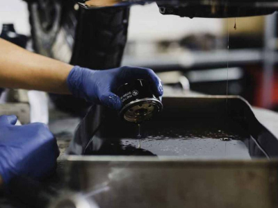 Cómo cambiar el filtro al aceite de moto BMW ? Guía BMW Motorrad